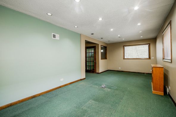 1502 State Rte 38, Wheaton, IL 60187